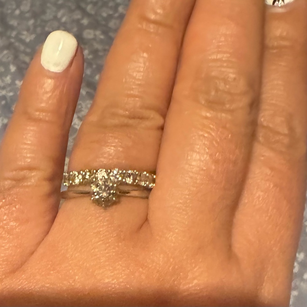 18-carat white gold 1-carat both total 2 carats